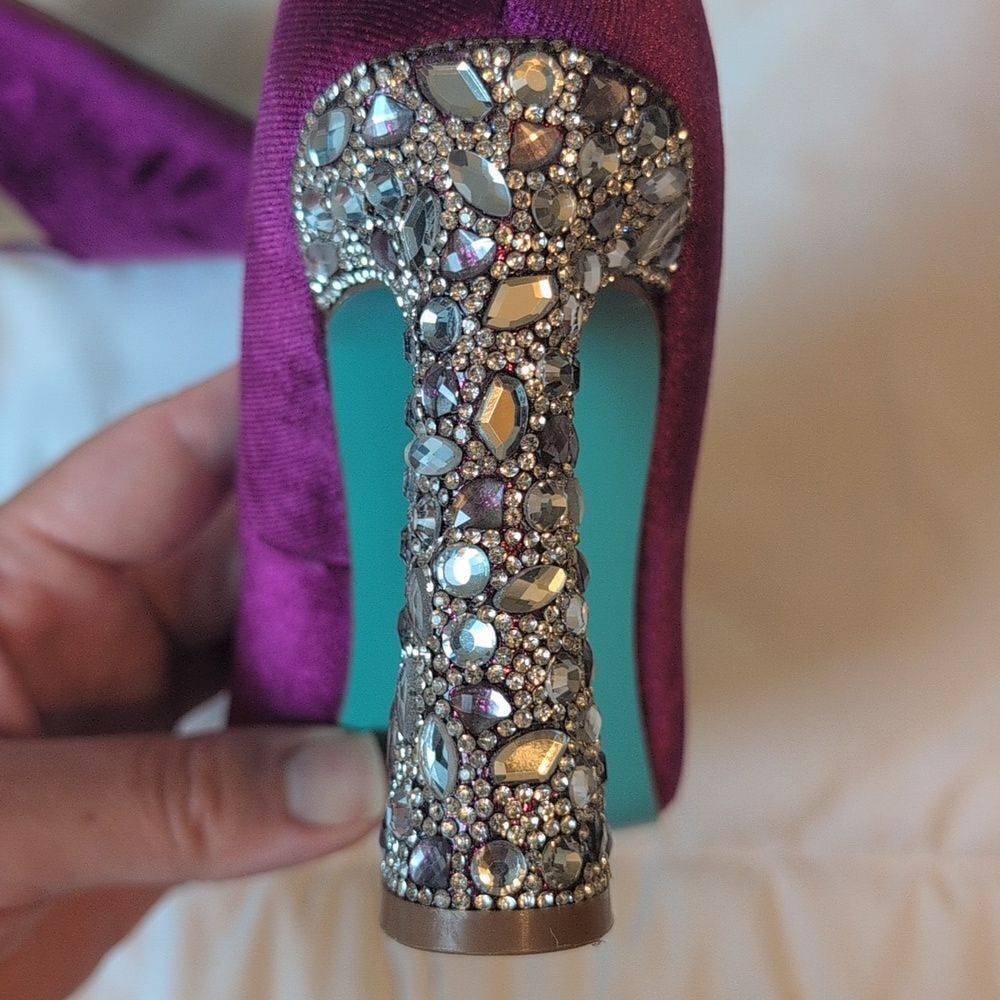 Betsey Johnson 5.5 Corie Purple Velvet Heels With Rhinestone Studded Heels, NEW - Picture 7 of 9